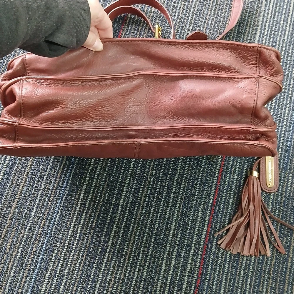 Cynthia Rowley Beautiful tan leather Purse/ laptop bag